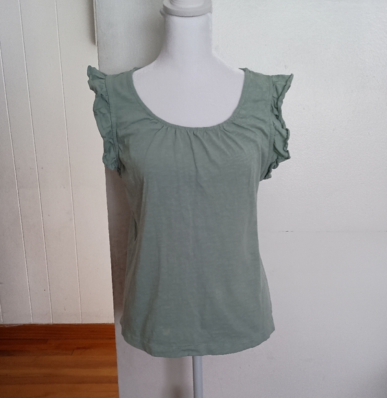 Nicole Miller Tops - NWT Nicole Miller NY Pale Green Ruffled Sleeveless Top Shirt Large